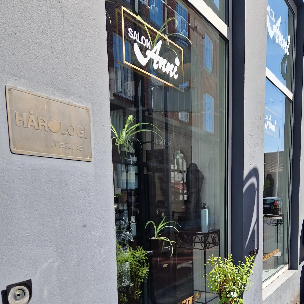 Salon Annis facade på Kirkegade